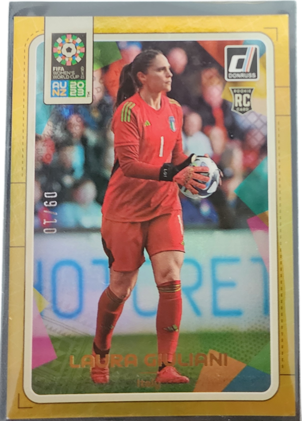 2023 Donruss FIFA Womens World Cup Laura Giuliani Gold Parallel